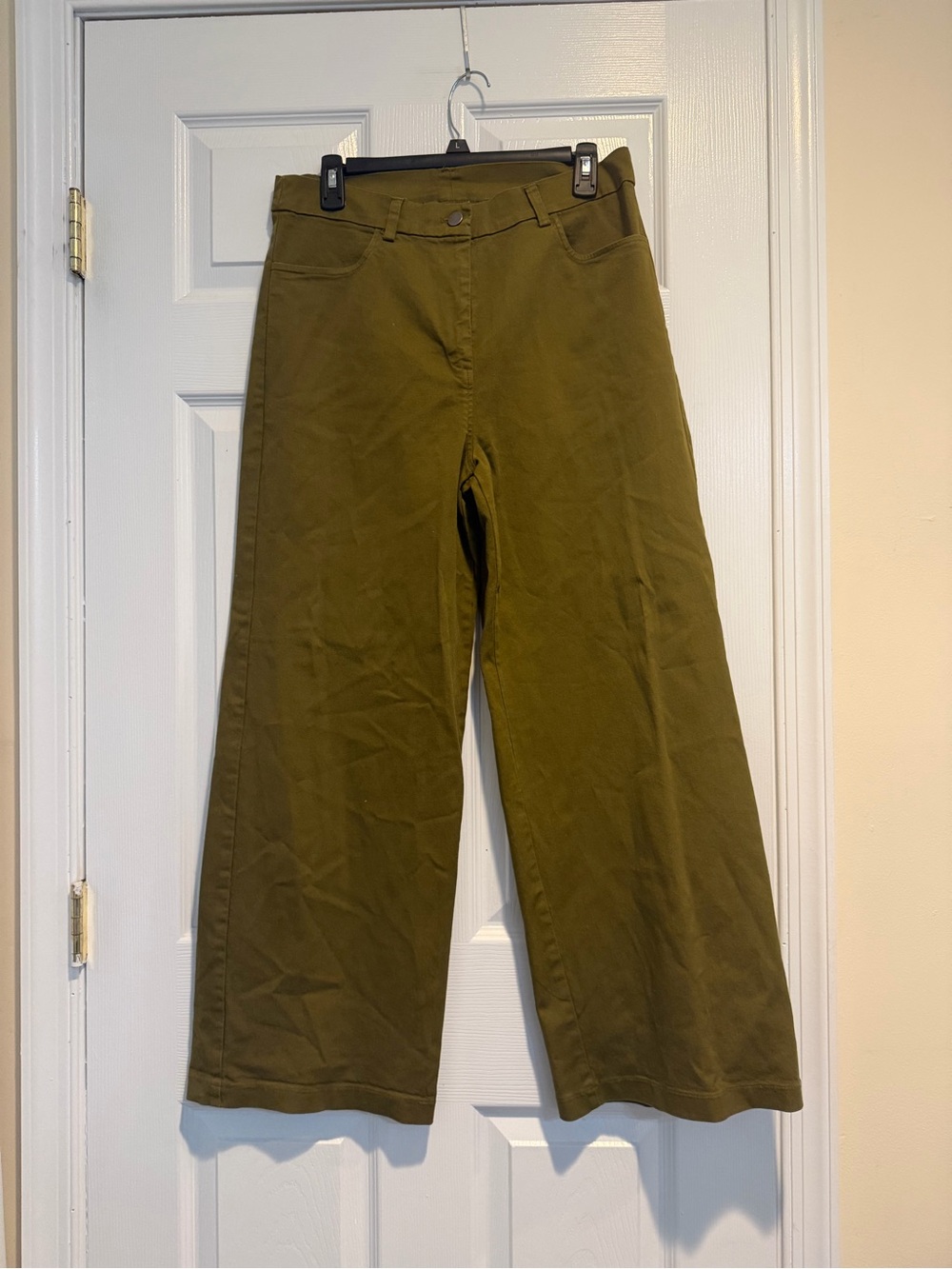 Loup Wide-Leg Chinos in Olive